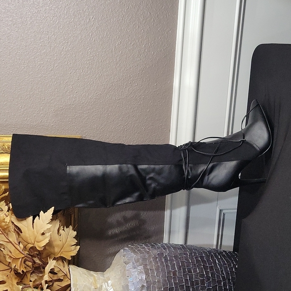 Izabella Rue Shoes - Thigh High Boots 👢 Black 8.5 NWOT by Izabella Rue
